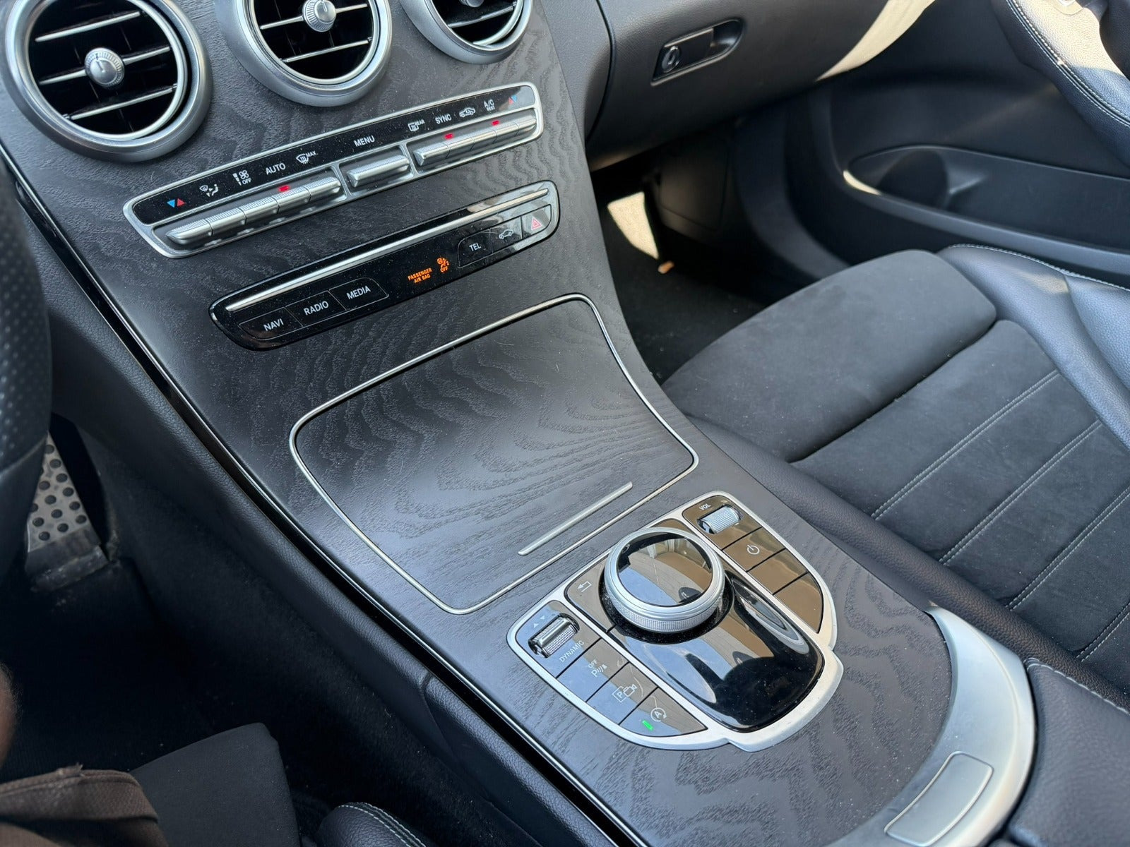Sort Mercedes C220 d fra 2019