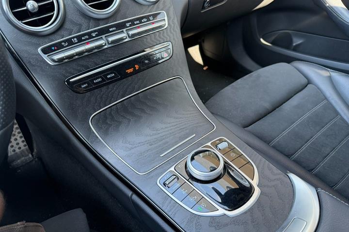 Sort Mercedes C220 d fra 2019