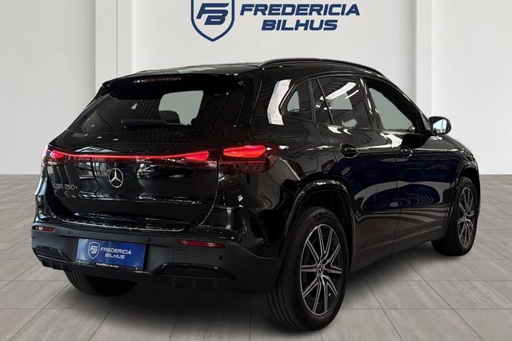 Sort Mercedes EQA250+ fra 2024