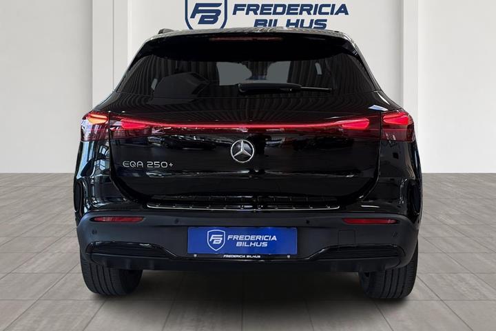 Sort Mercedes EQA250+ fra 2024