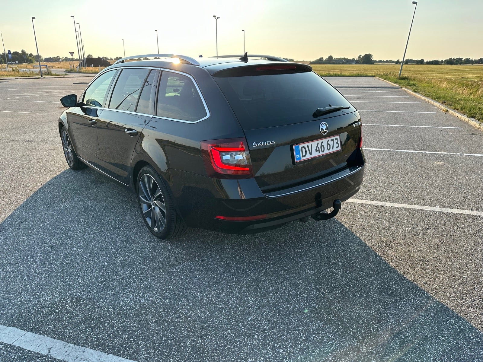 Sort Skoda Octavia fra 2019