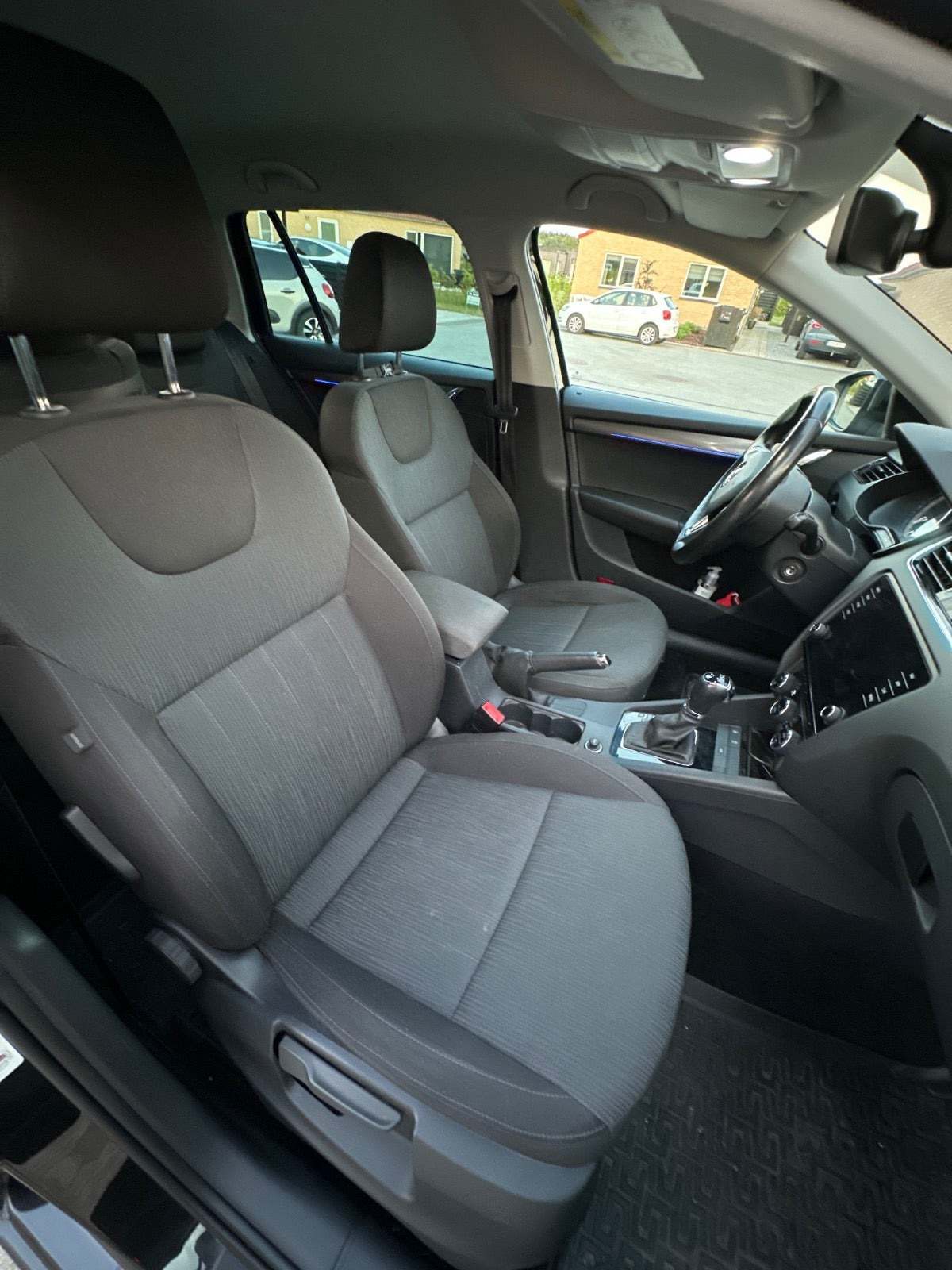 Sort Skoda Octavia fra 2019