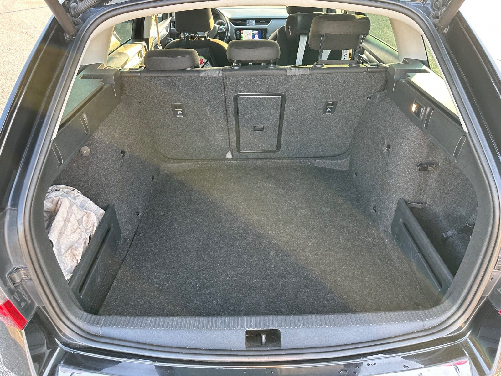 Sort Skoda Octavia fra 2019