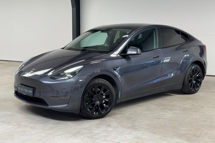 Grå Tesla Model Y fra 2023
