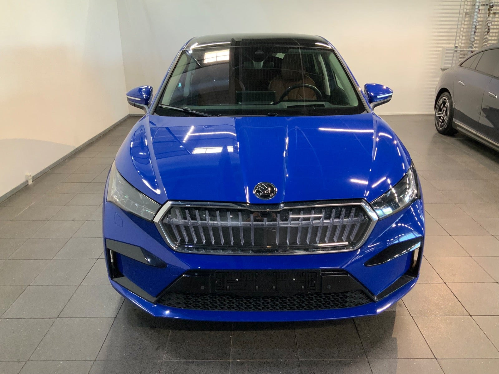 Blå Skoda Enyaq fra 2022