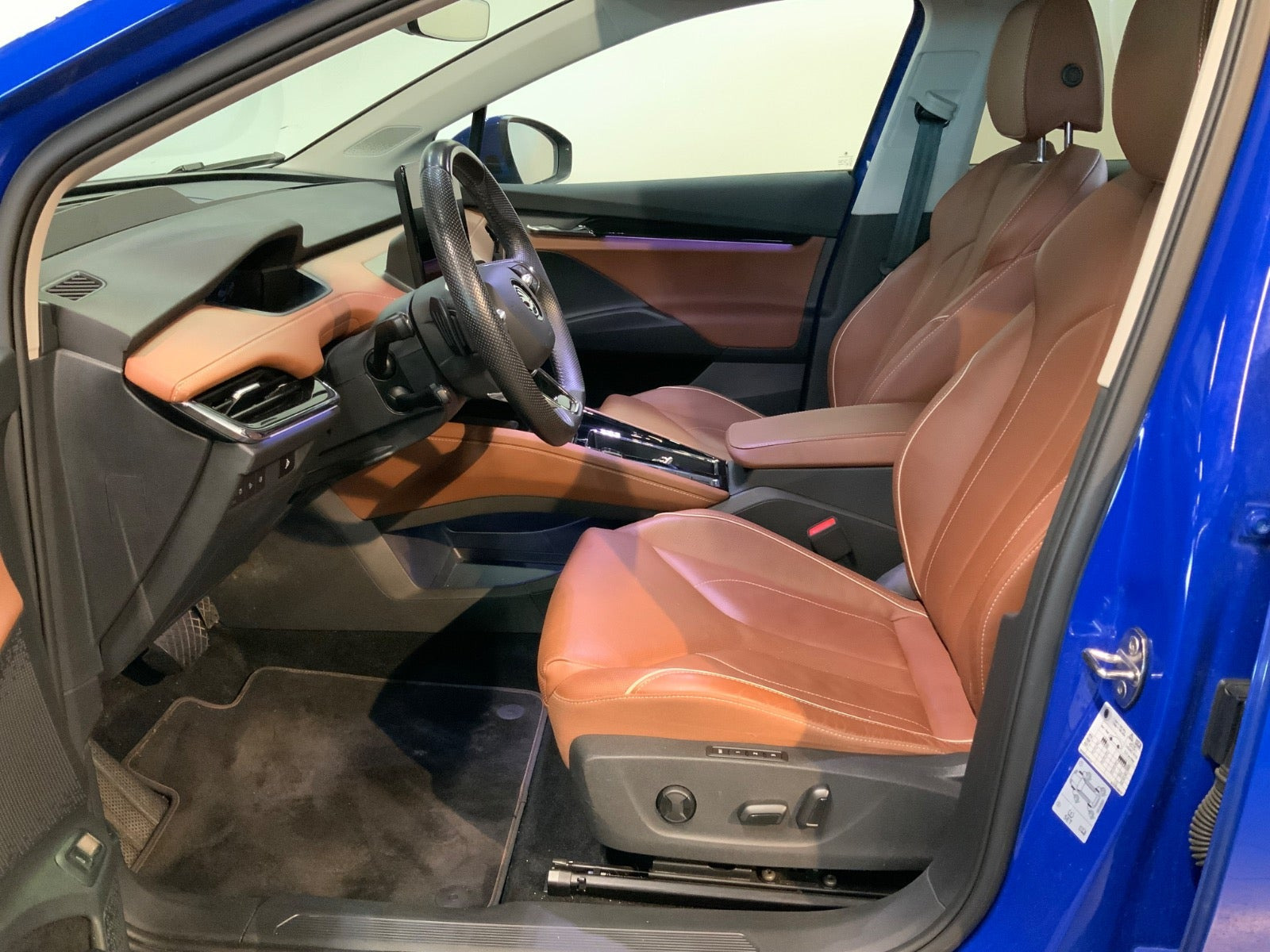 Blå Skoda Enyaq fra 2022