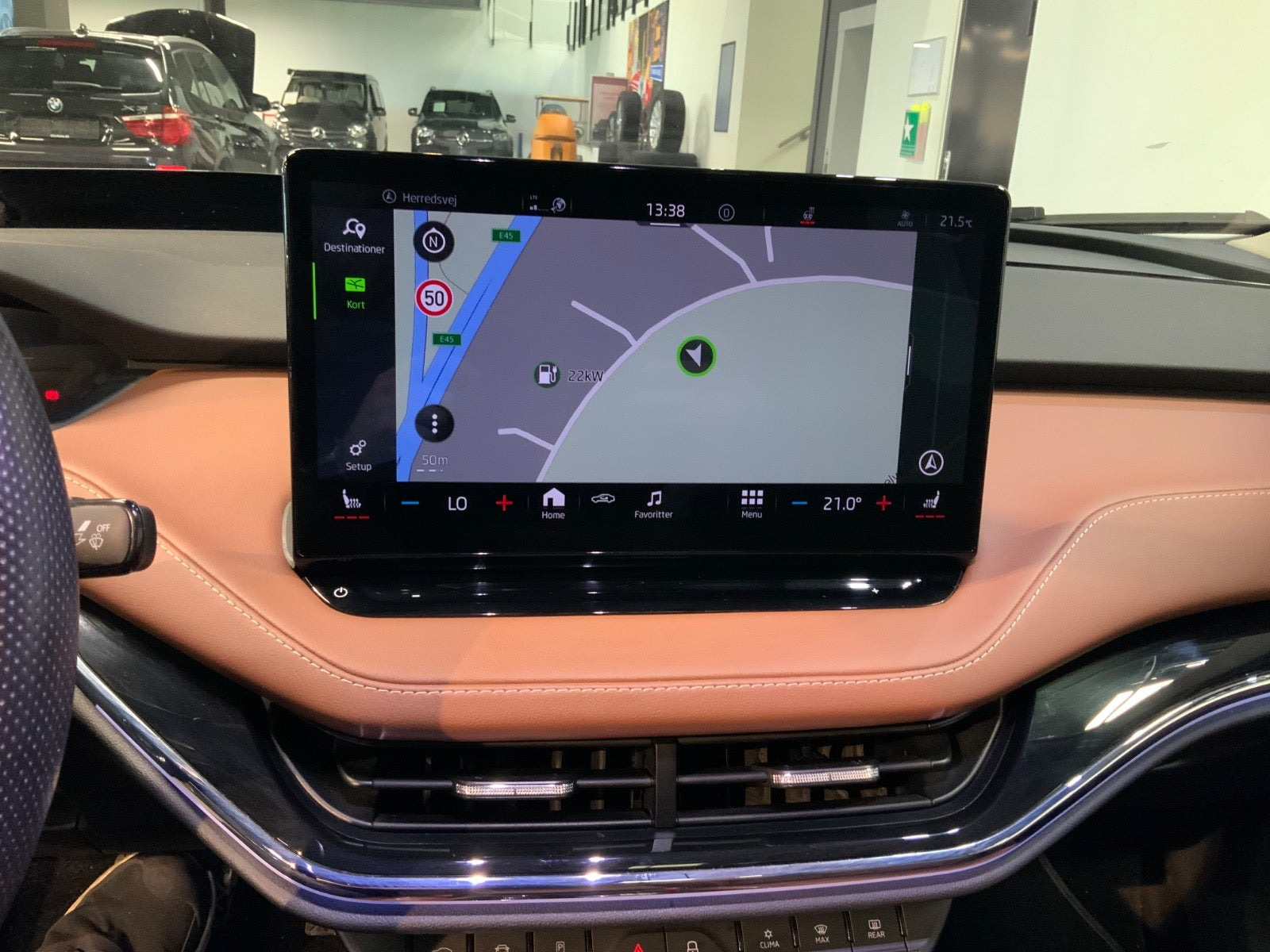 Blå Skoda Enyaq fra 2022