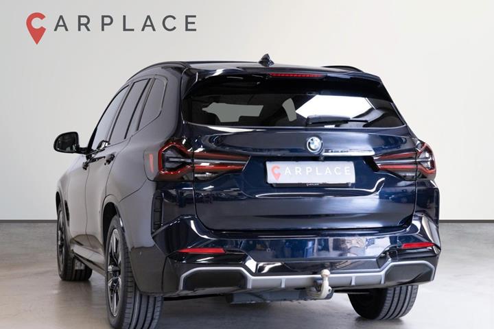Sort BMW iX3 fra 2023