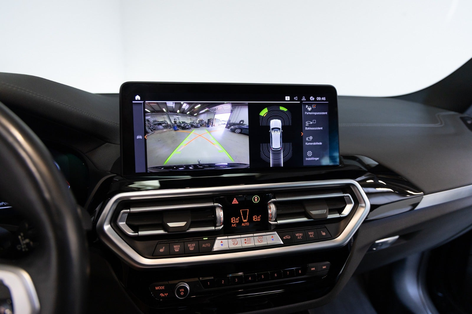 Sort BMW iX3 fra 2023