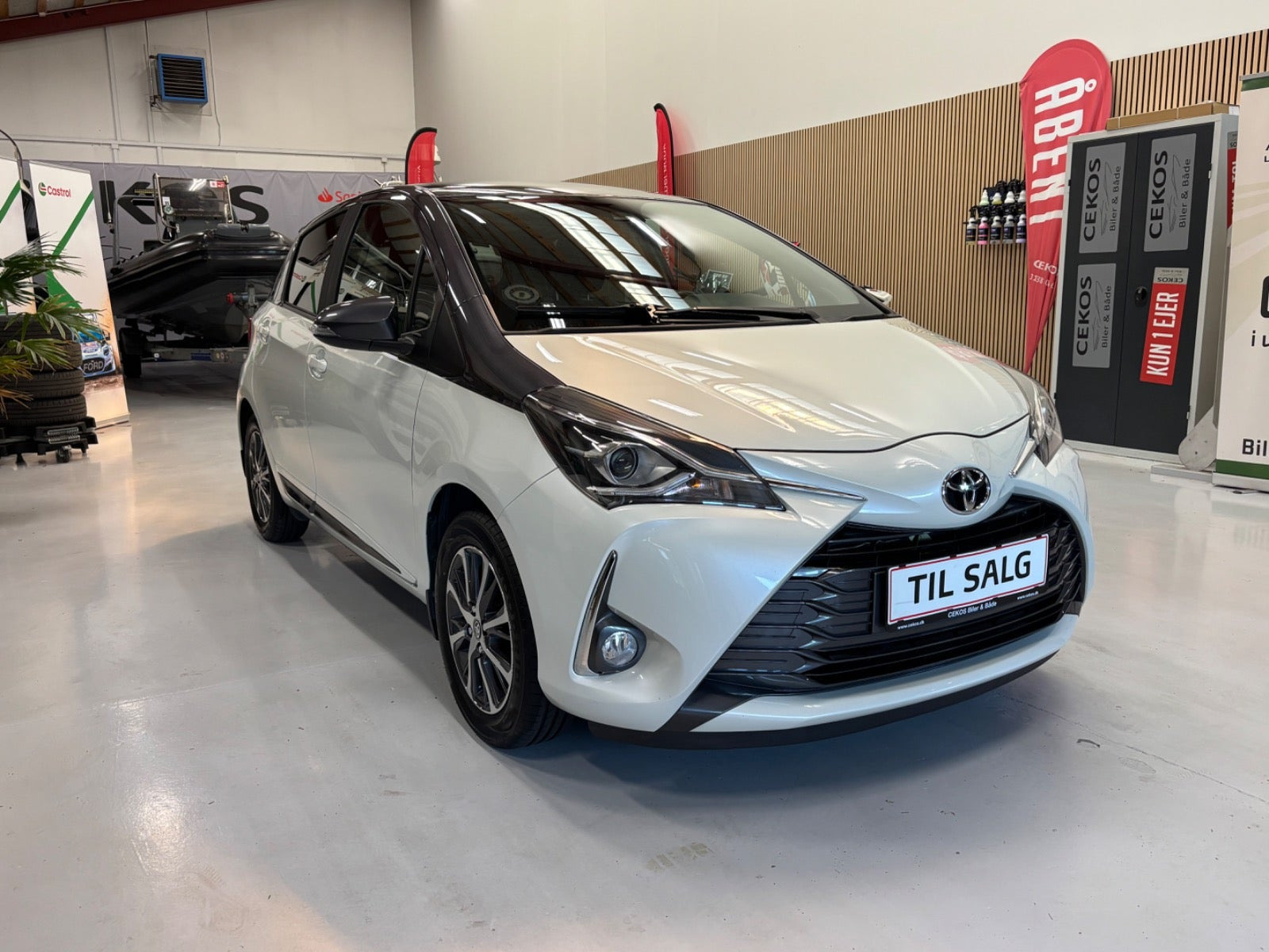 Hvid Toyota Yaris fra 2019