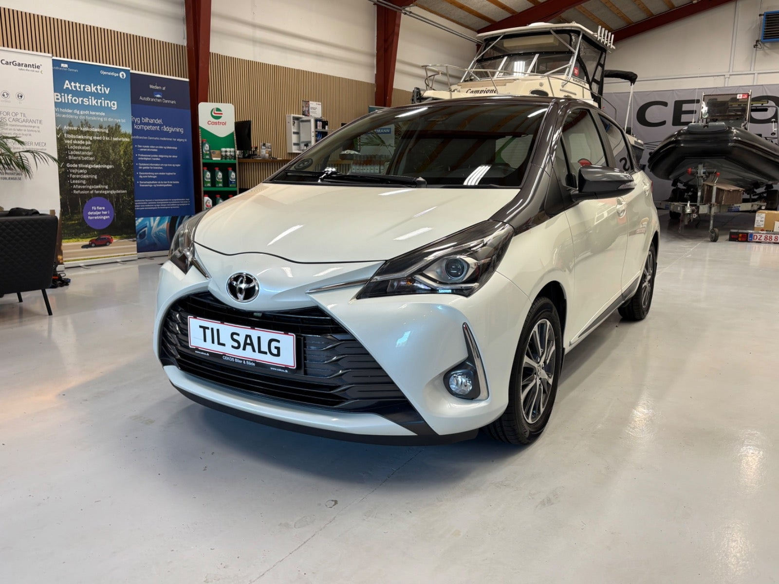 Hvid Toyota Yaris fra 2019