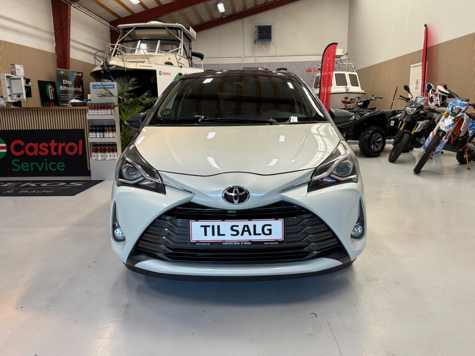Hvid Toyota Yaris fra 2019