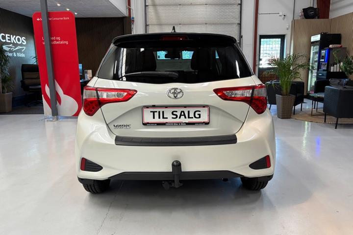 Hvid Toyota Yaris fra 2019