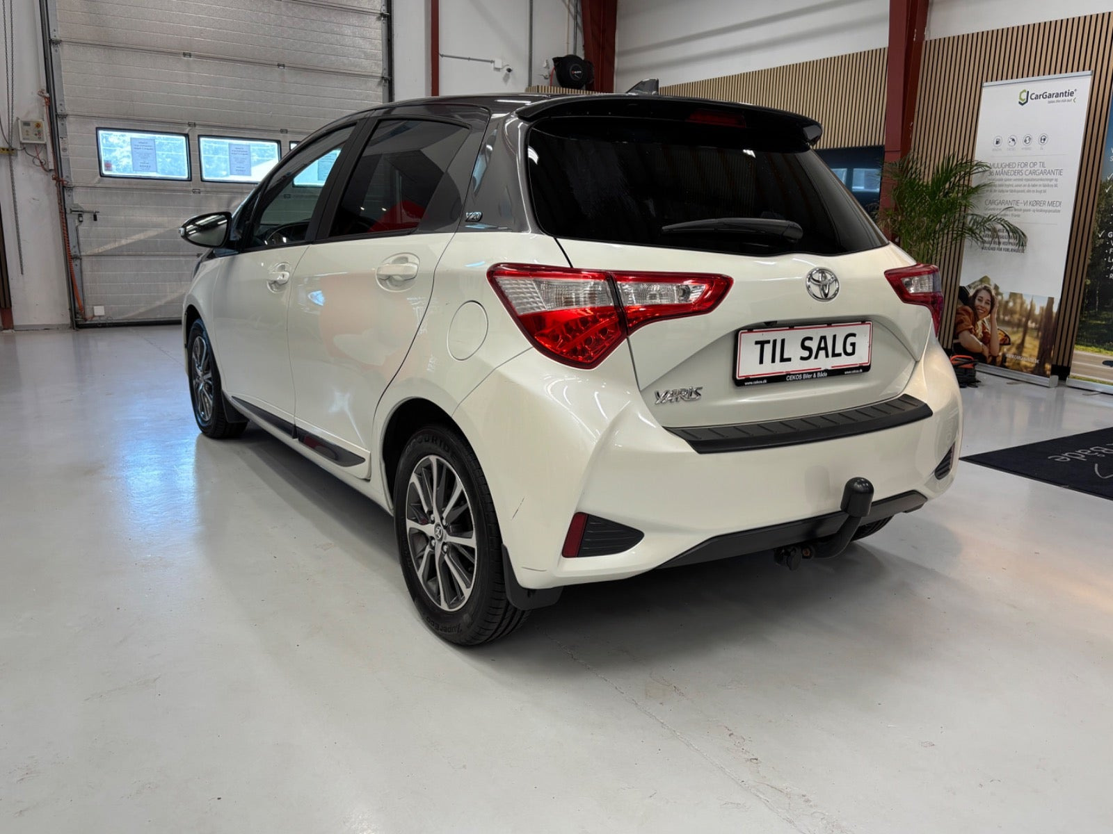 Hvid Toyota Yaris fra 2019