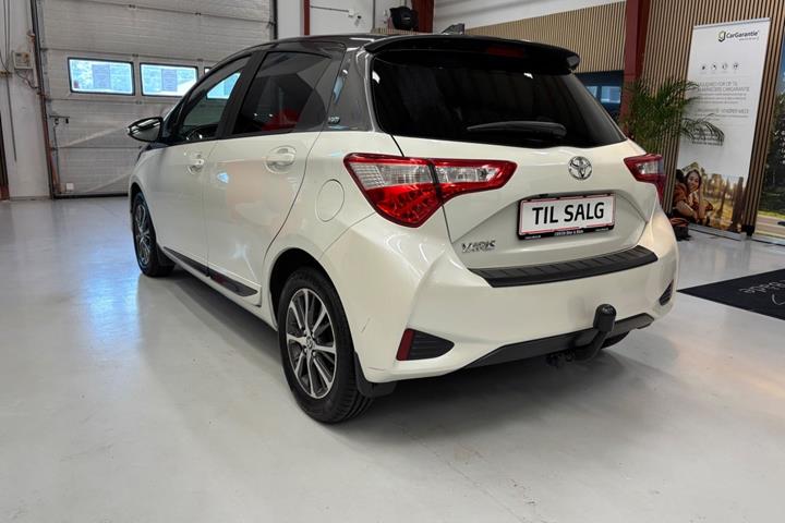 Hvid Toyota Yaris fra 2019