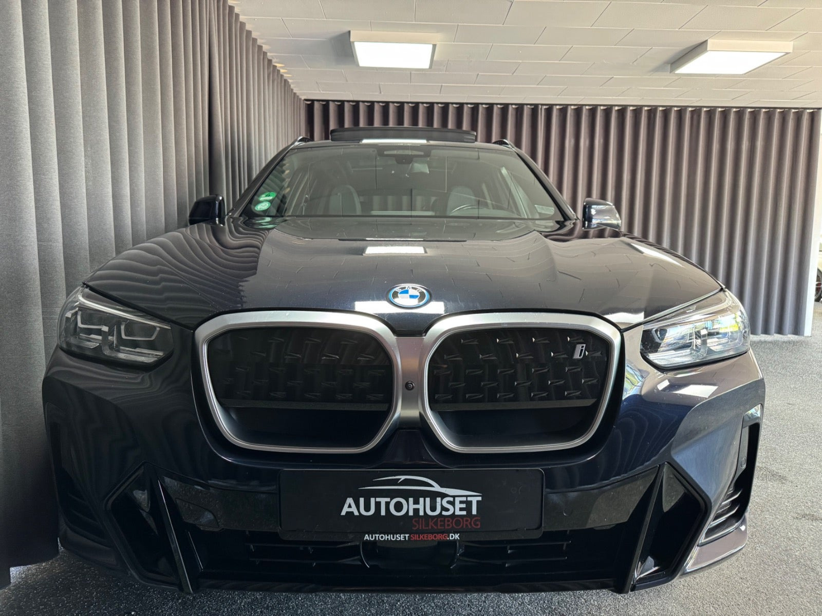 Sort BMW iX3 fra 2023