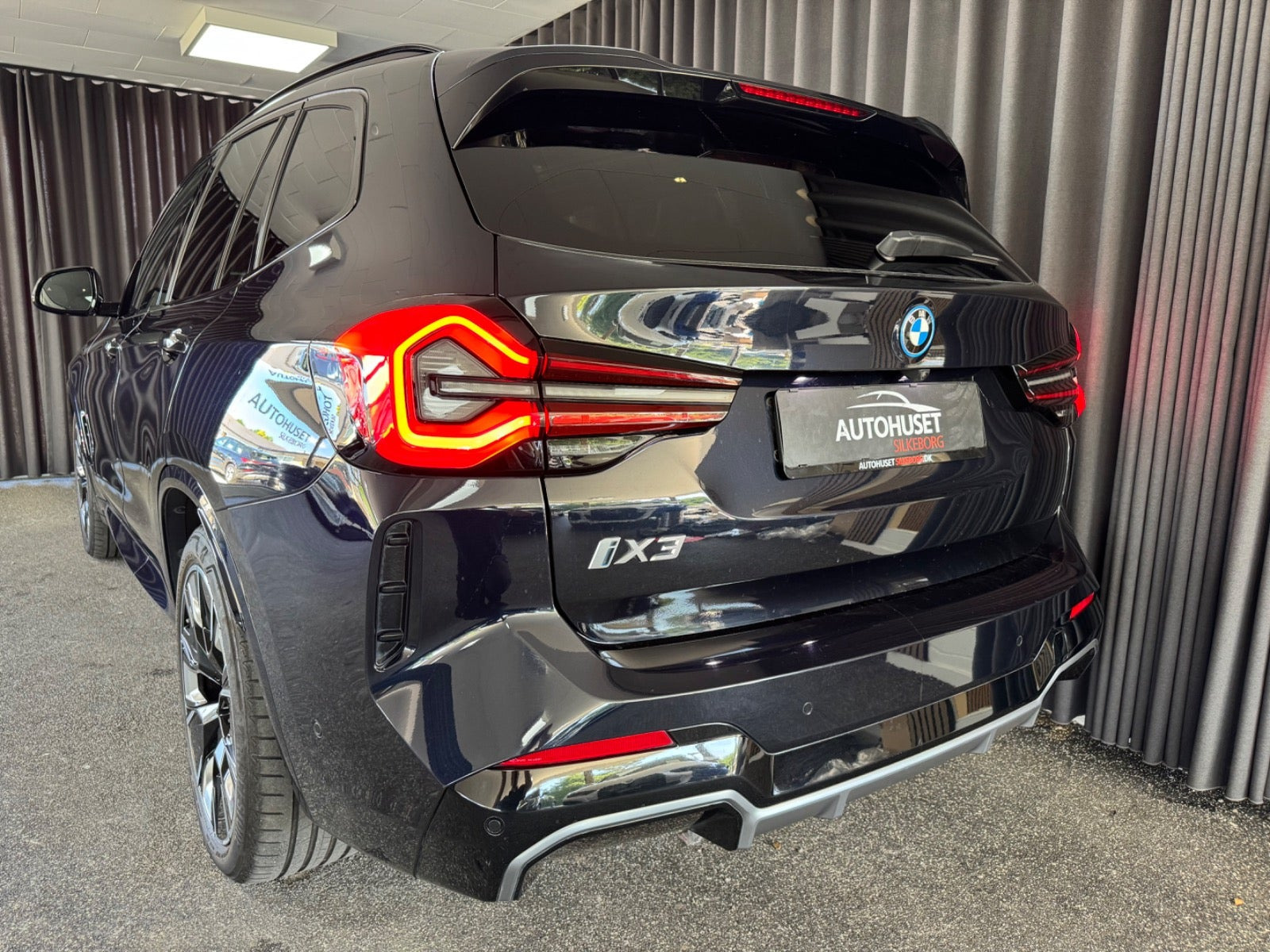 Sort BMW iX3 fra 2023