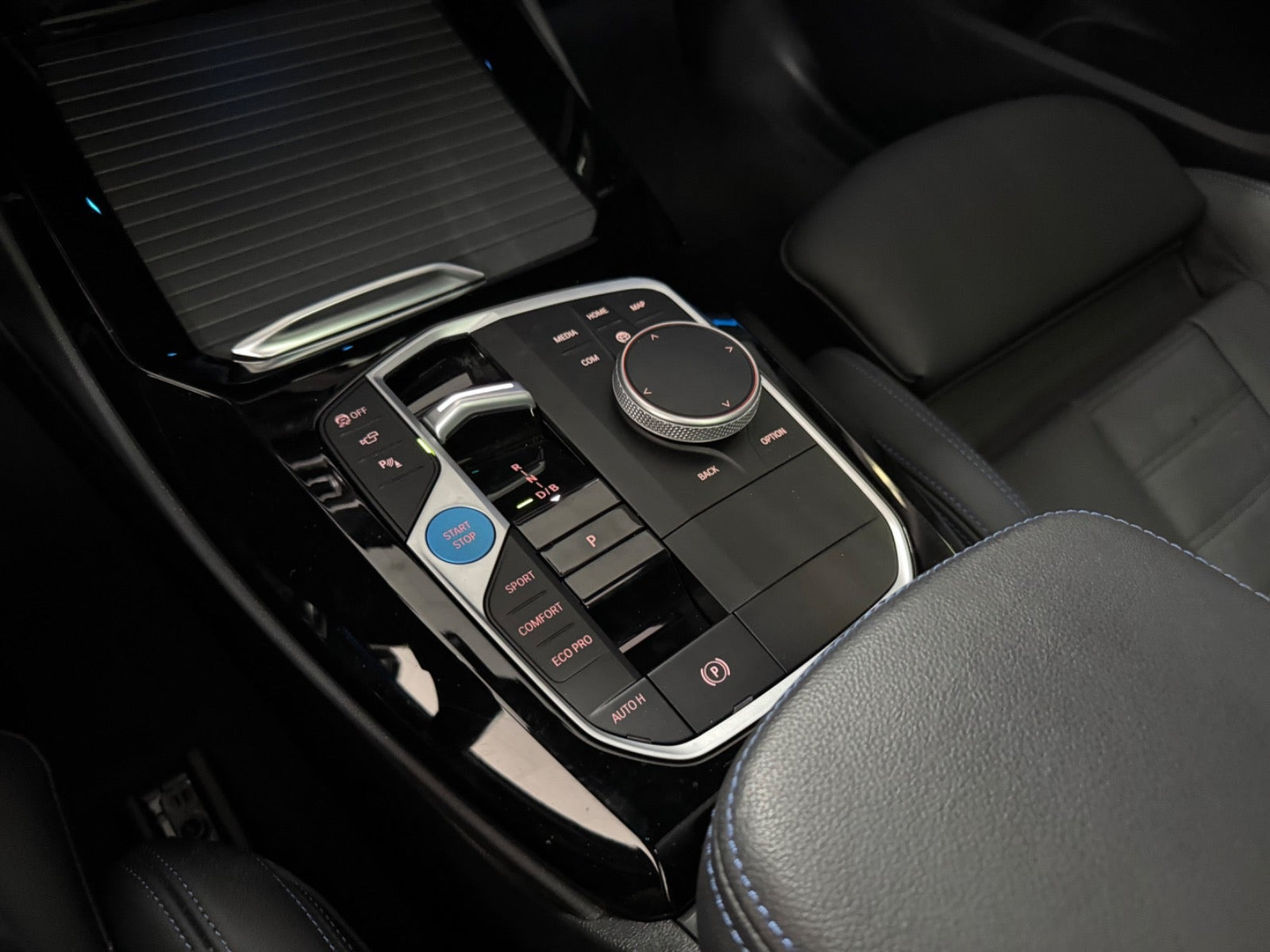 Sort BMW iX3 fra 2023
