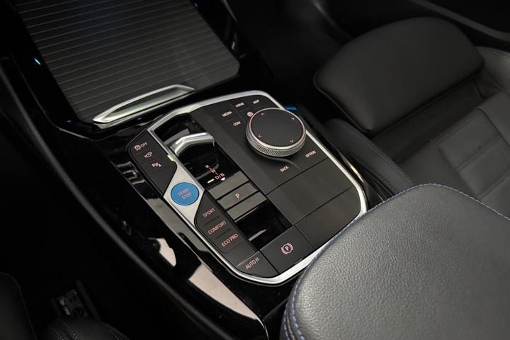 Sort BMW iX3 fra 2023