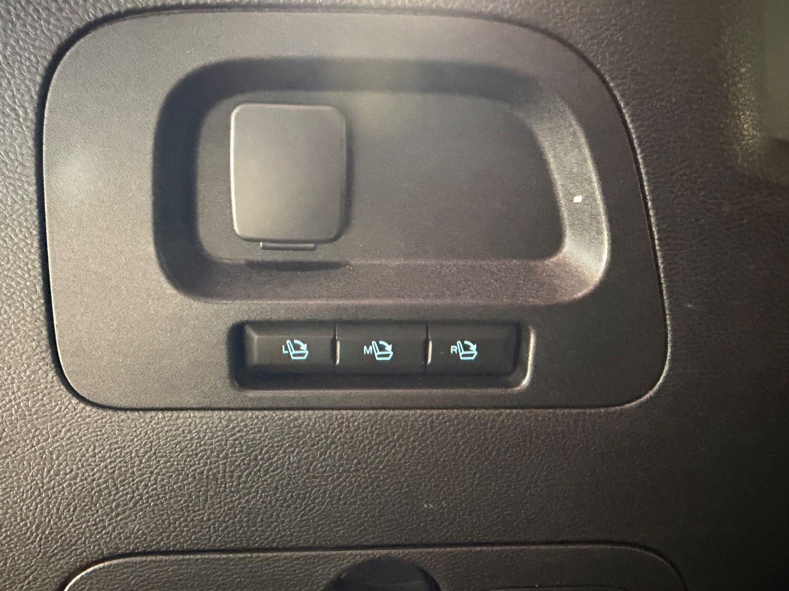 Hvid Ford S-MAX fra 2021