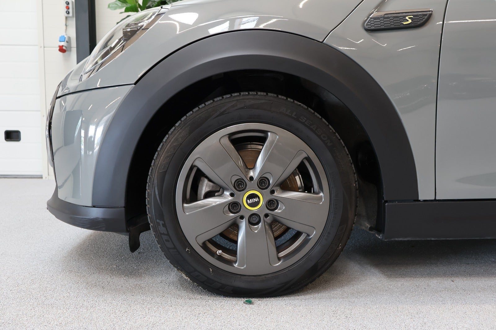 Grå Mini Cooper SE fra 2021