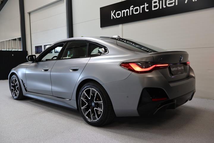 Grå BMW i4 fra 2022
