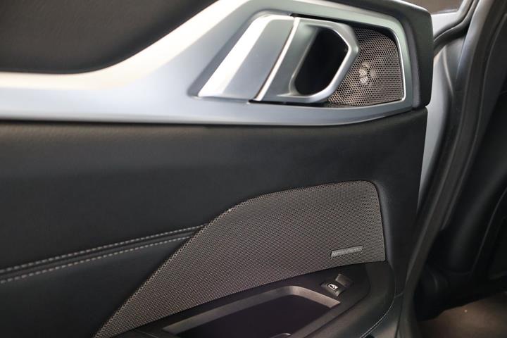 Grå BMW i4 fra 2022