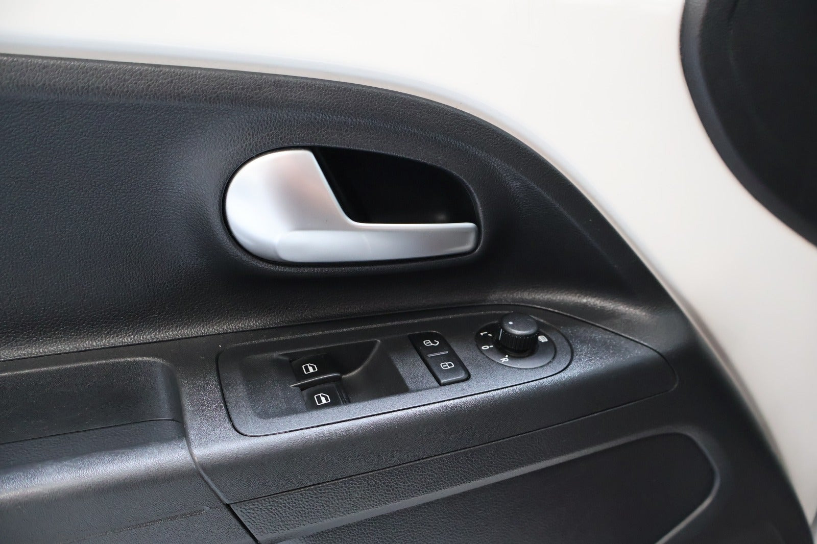 Hvid VW UP! fra 2018