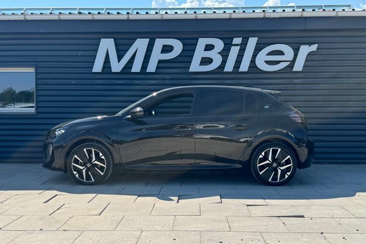 Sort Peugeot e-208 fra 2024