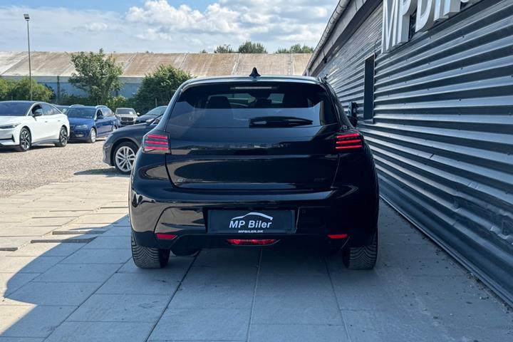 Sort Peugeot e-208 fra 2024