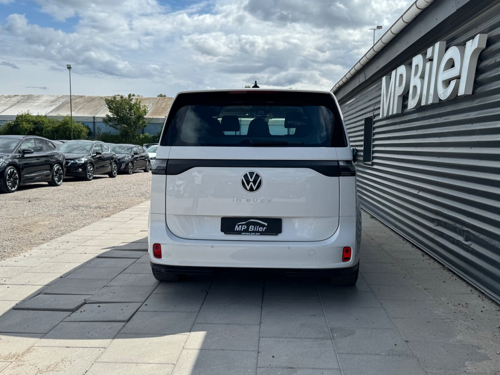 Hvid VW ID.Buzz fra 2024