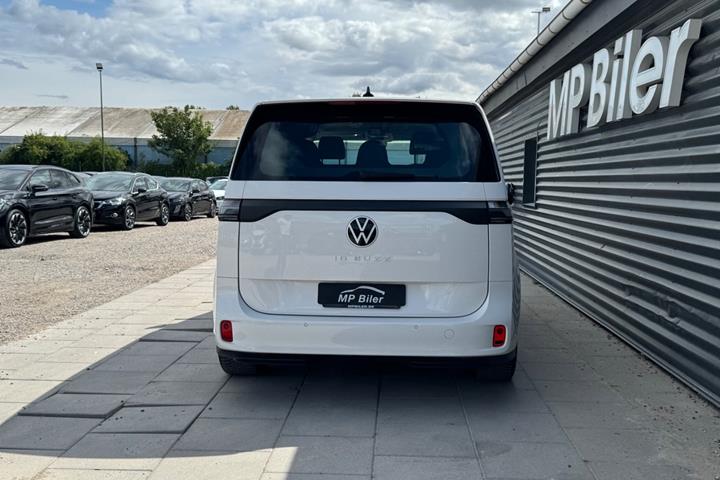 Hvid VW ID.Buzz fra 2024