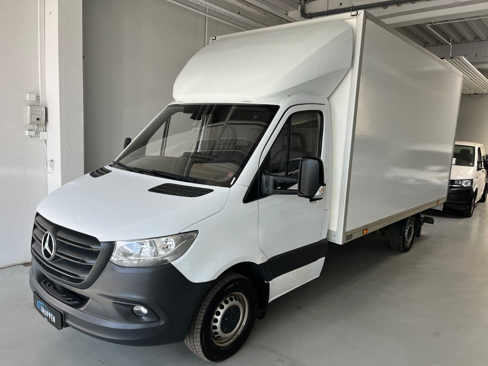 Hvid Mercedes Sprinter 317 fra 2020