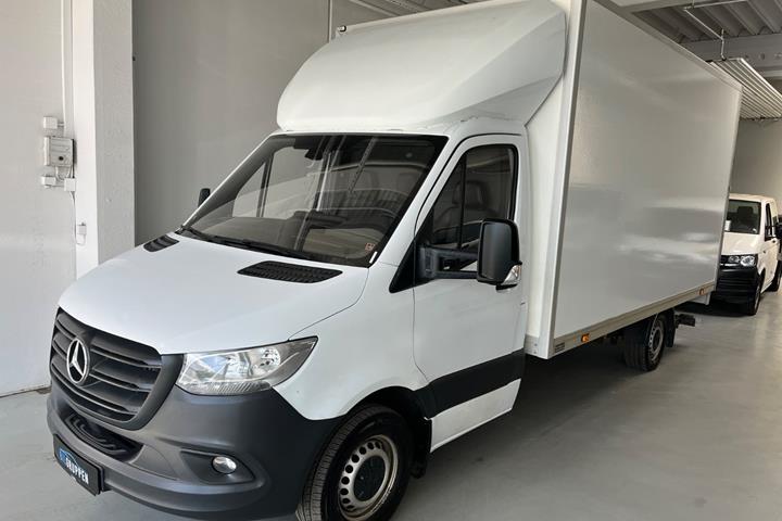 Hvid Mercedes Sprinter 317 fra 2020