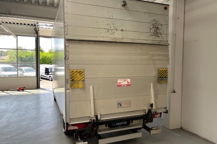 Hvid Mercedes Sprinter 317 fra 2020