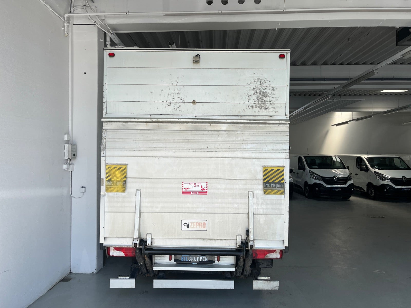 Hvid Mercedes Sprinter 317 fra 2020