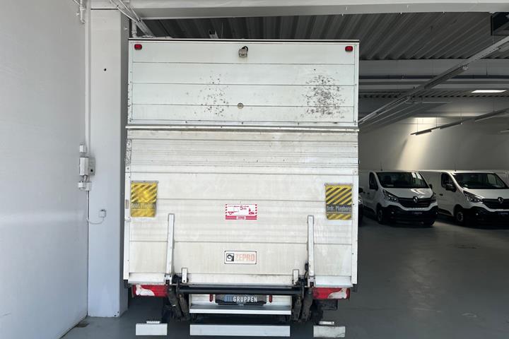 Hvid Mercedes Sprinter 317 fra 2020