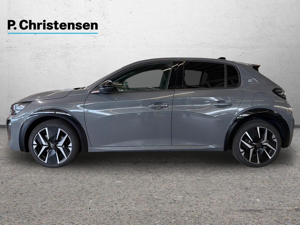 Sort Peugeot e-208 fra 2026