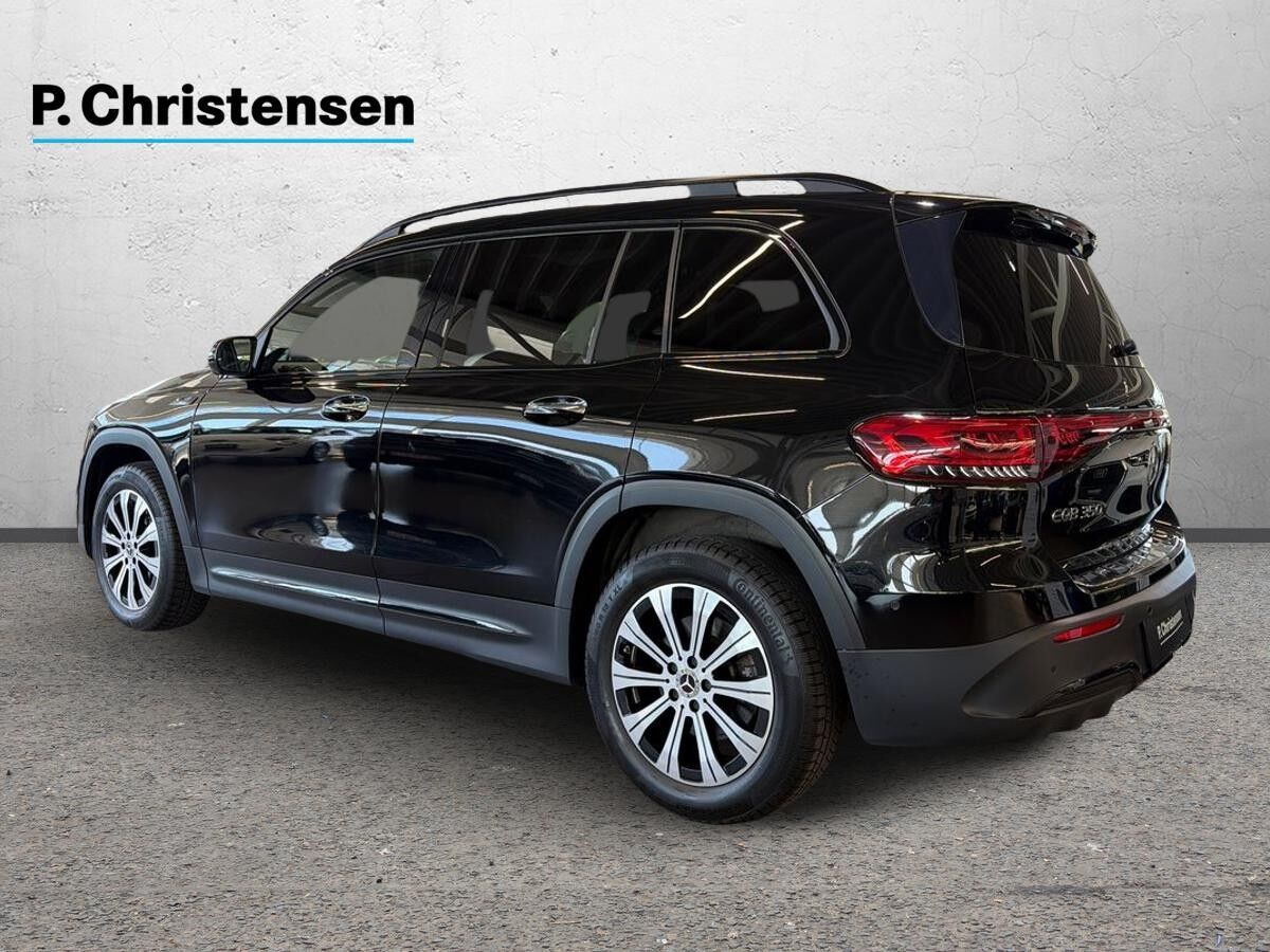Sort Mercedes EQB350 fra 2023
