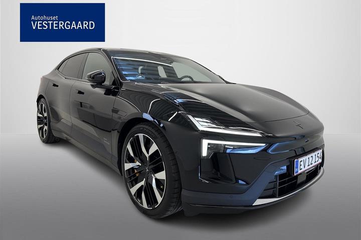 Sort Polestar 4 fra 2026
