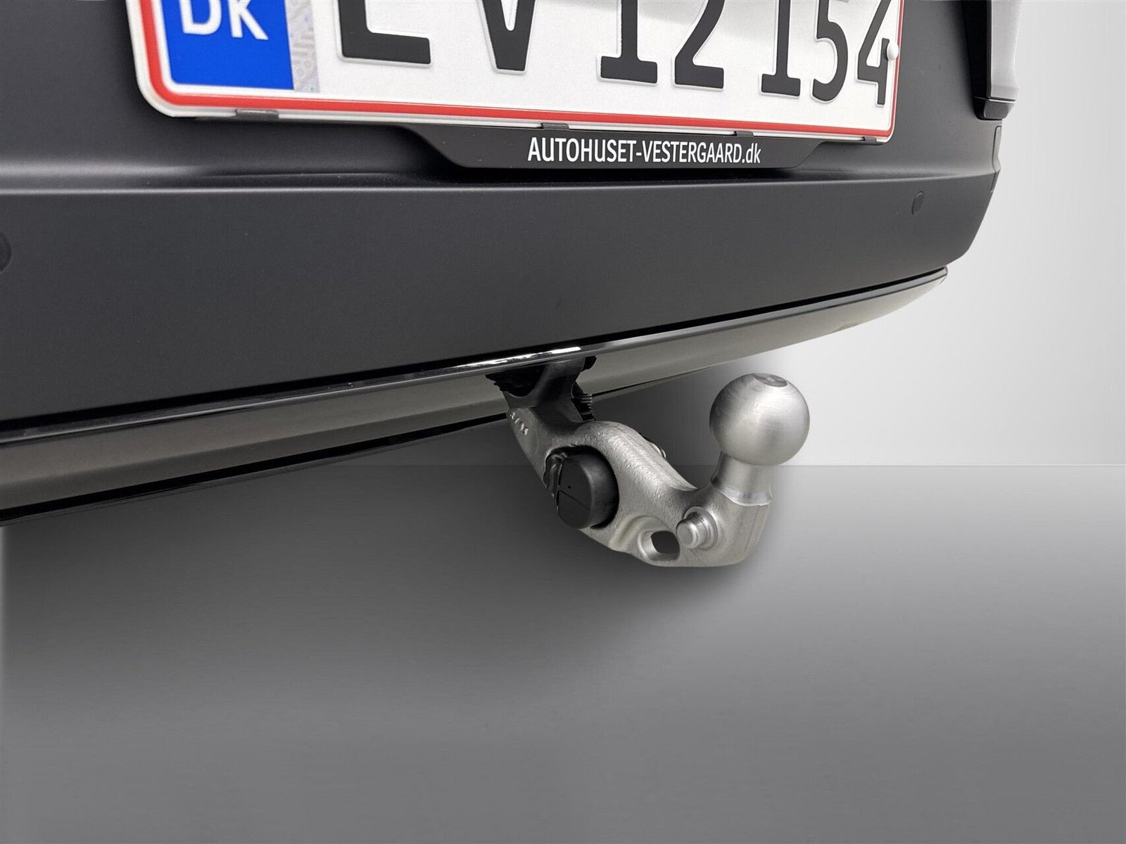Sort Polestar 4 fra 2026