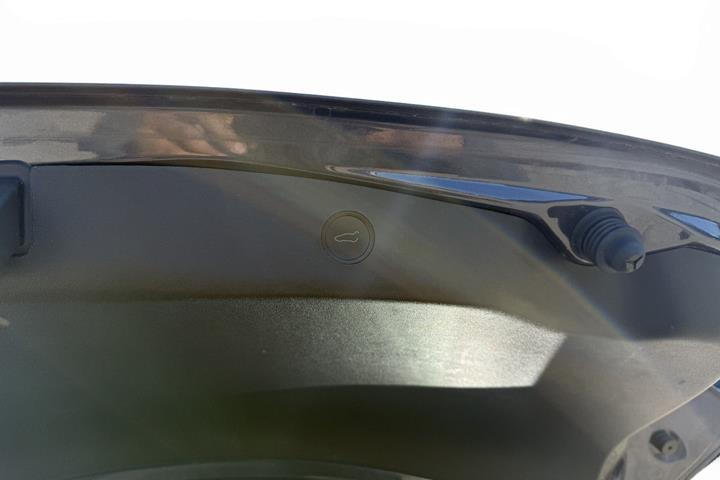 Grå Tesla Model 3 fra 2021