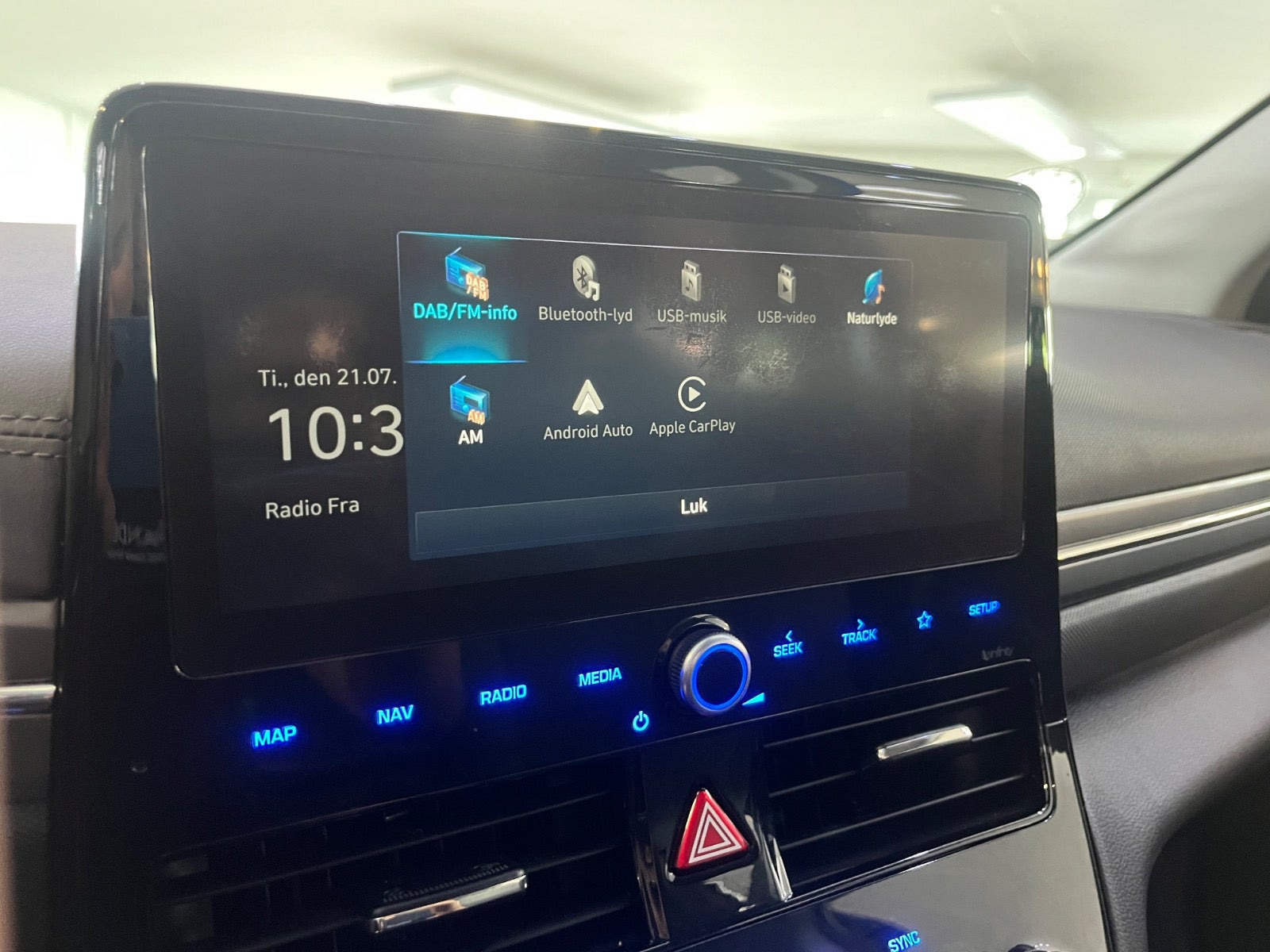 Blå Hyundai Ioniq fra 2020