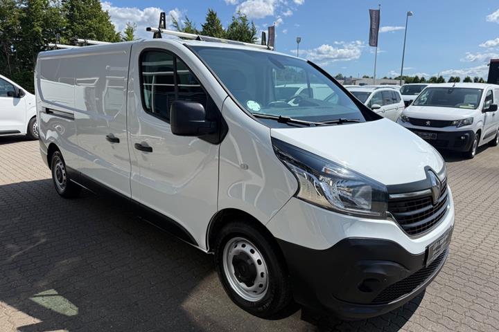 Hvid Renault Trafic T29 fra 2021