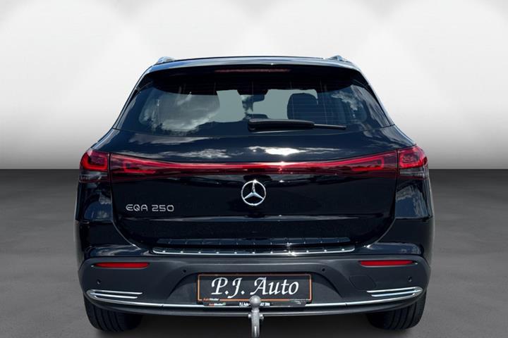 Sort Mercedes EQA250 fra 2023