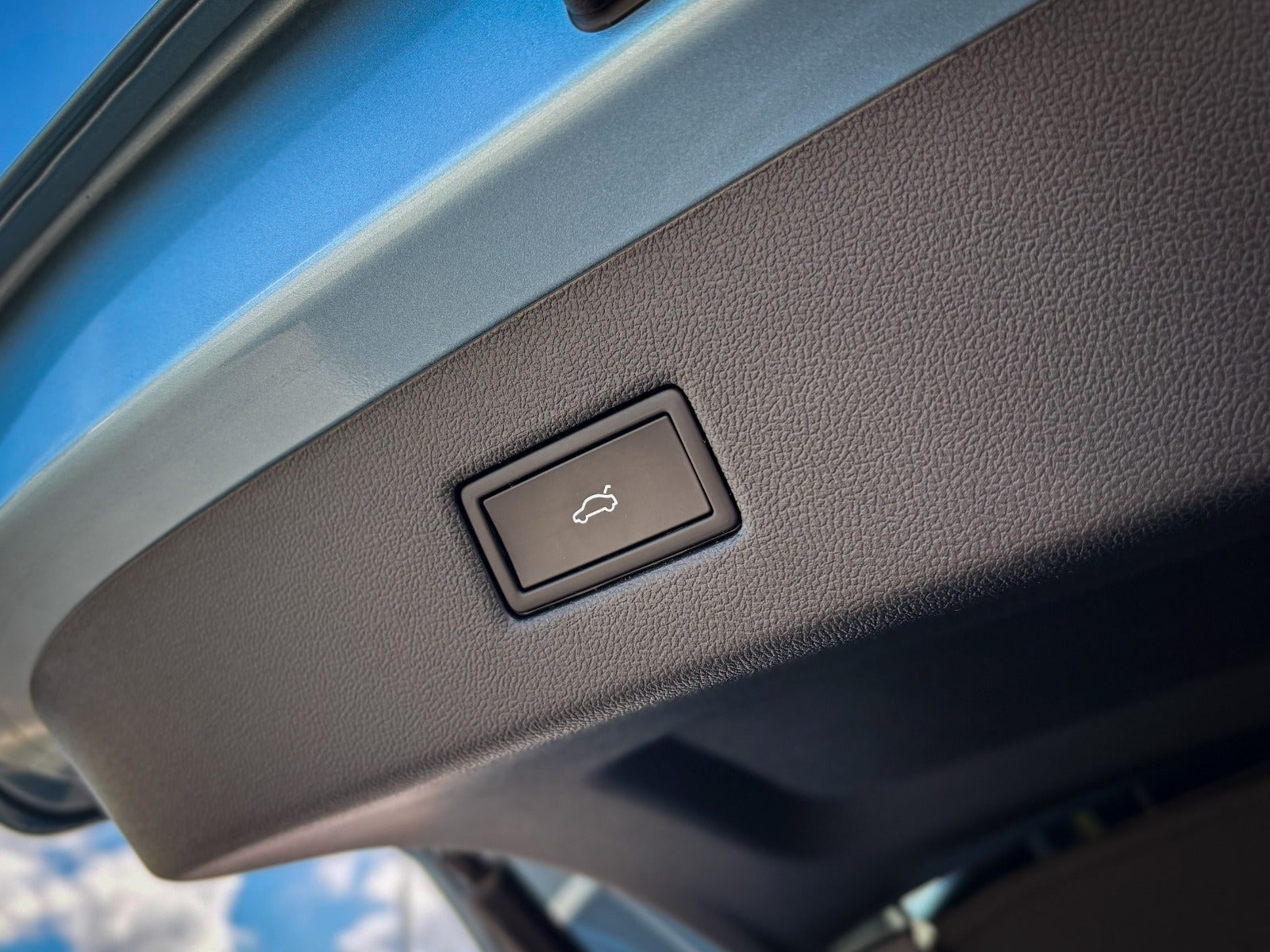 Blå Ford Explorer fra 2024