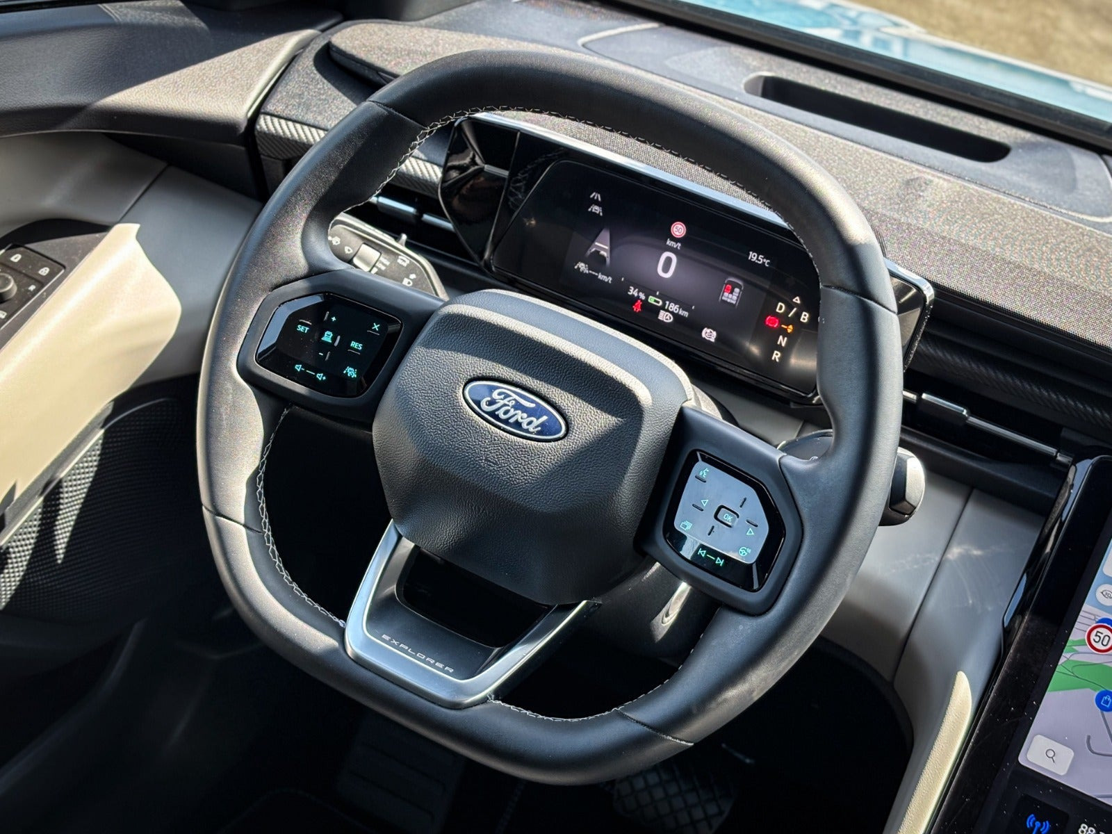 Blå Ford Explorer fra 2024