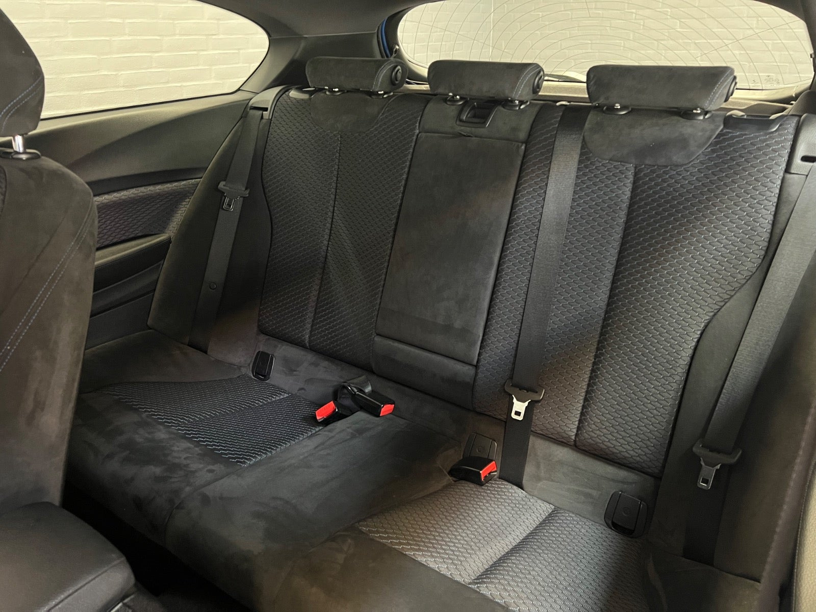Blå BMW M135i fra 2015