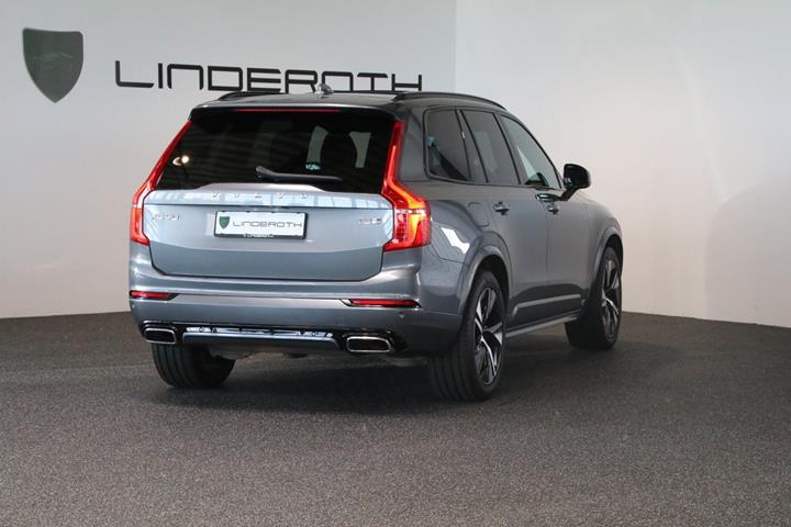 Grå Volvo XC90 fra 2020