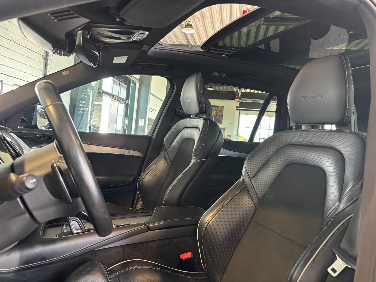 Grå Volvo XC90 fra 2020